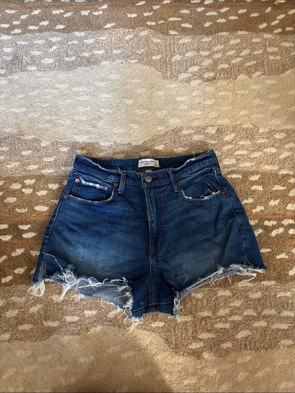 Abercrombie Curve Love The Cutoff Short High Rise dark wash